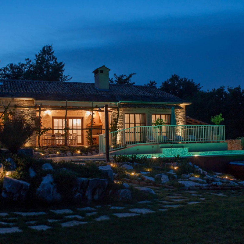 IMG 84f0caf6fbeda3f40e0012b7188b0b7e V